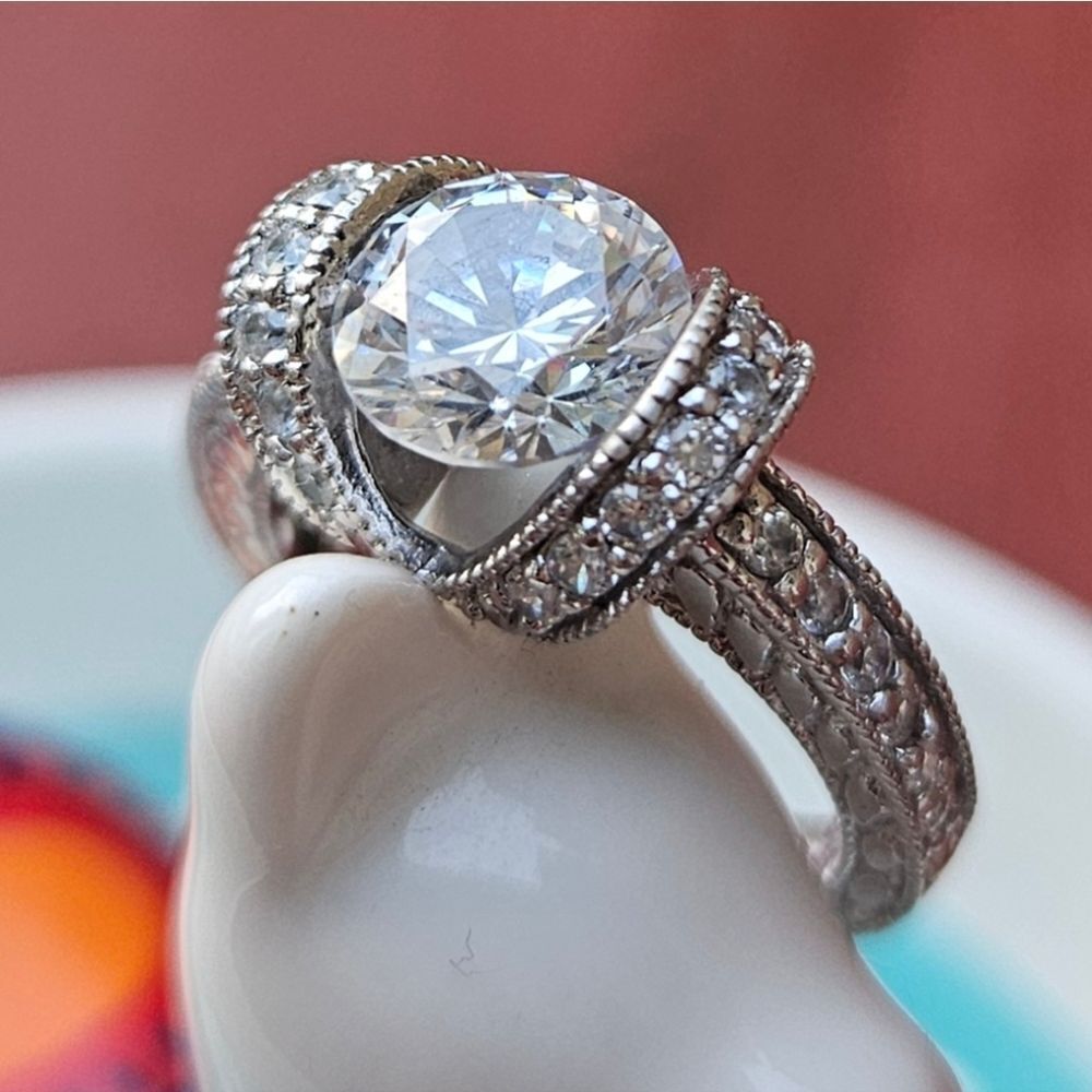 Elegant Silver Ring